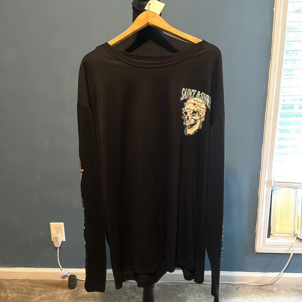 Item 12 Men’s Tee Size 3XL